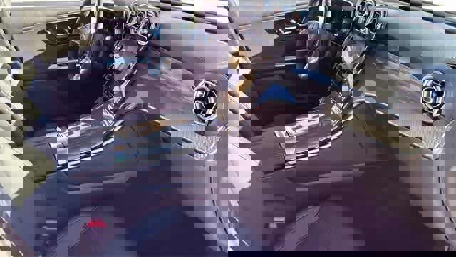 Certified 2025 Mercedes-Benz GLC 300 4MATIC image 36