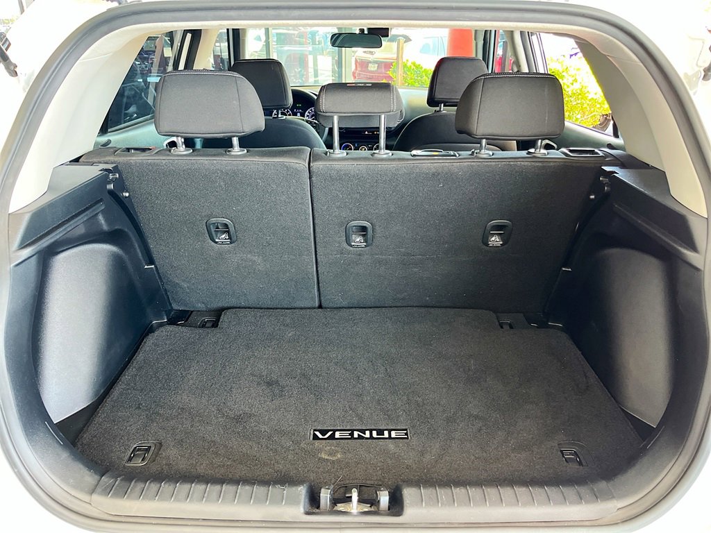 Used 2021 Hyundai Venue SE image 23