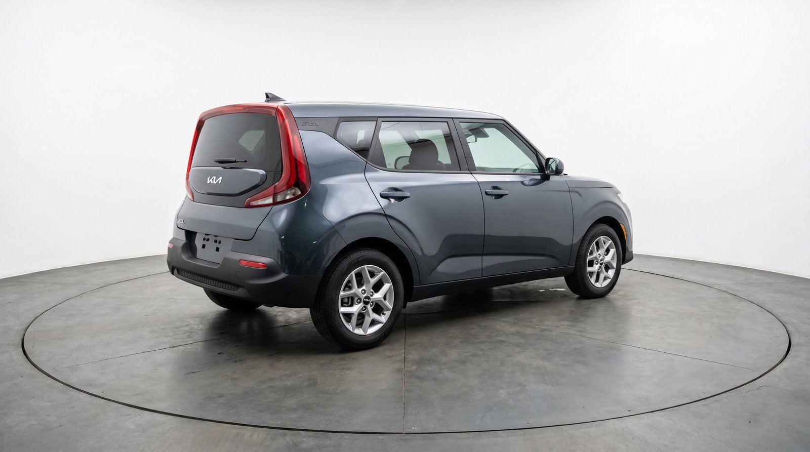 Used 2025 Kia Soul LX w/ LX Technology Package FWD image 9