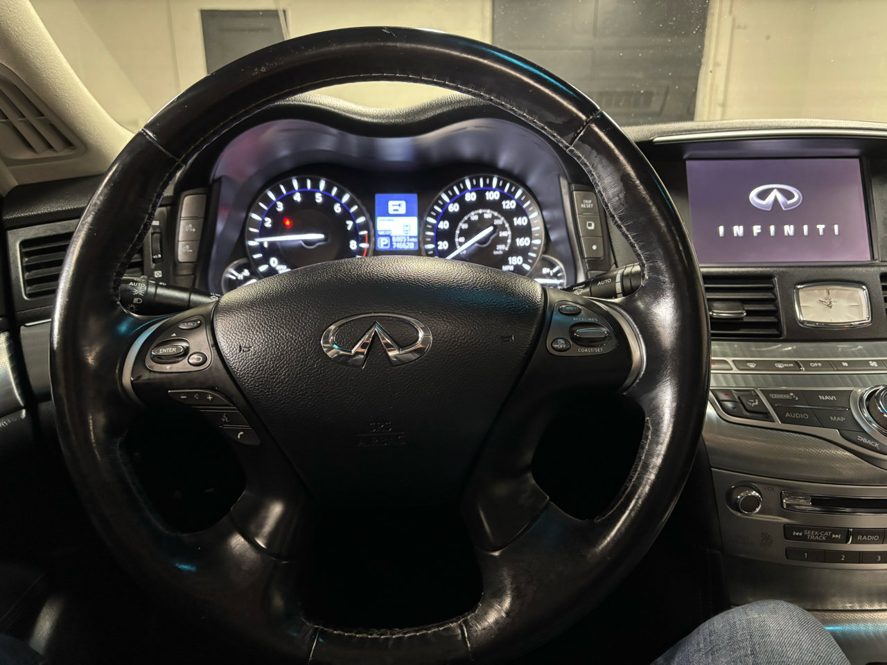 Used 2018 INFINITI Q70 L 3.7 image 19