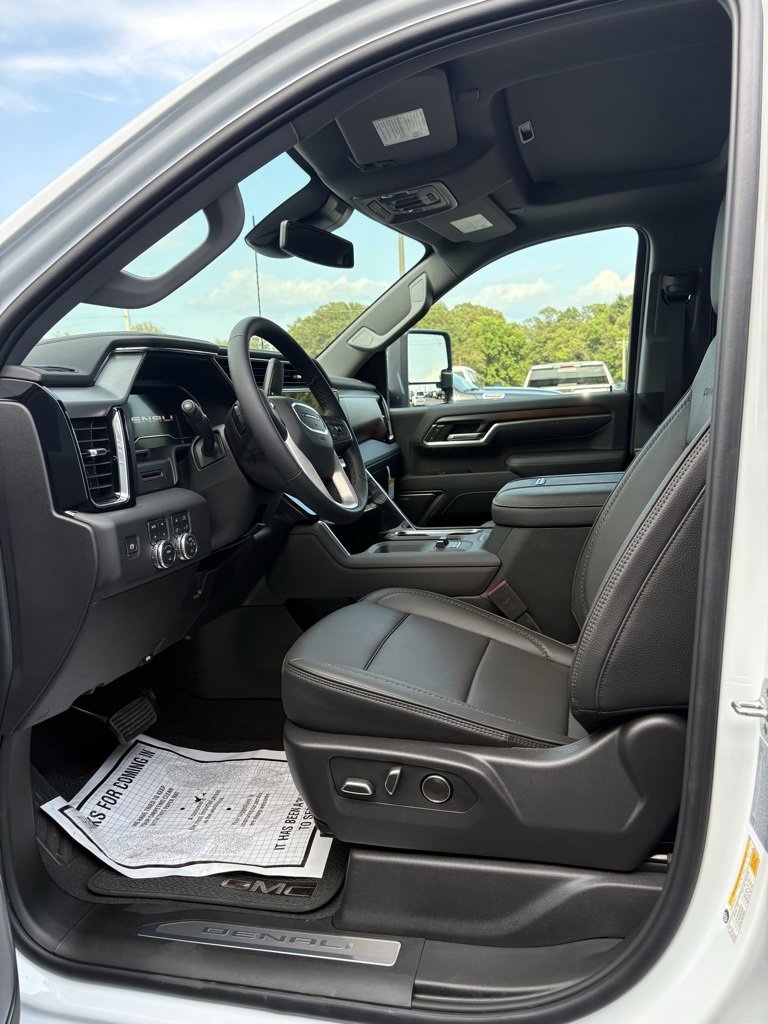 New 2025 GMC Sierra 2500 Denali w/ Max Trailering Package image 9