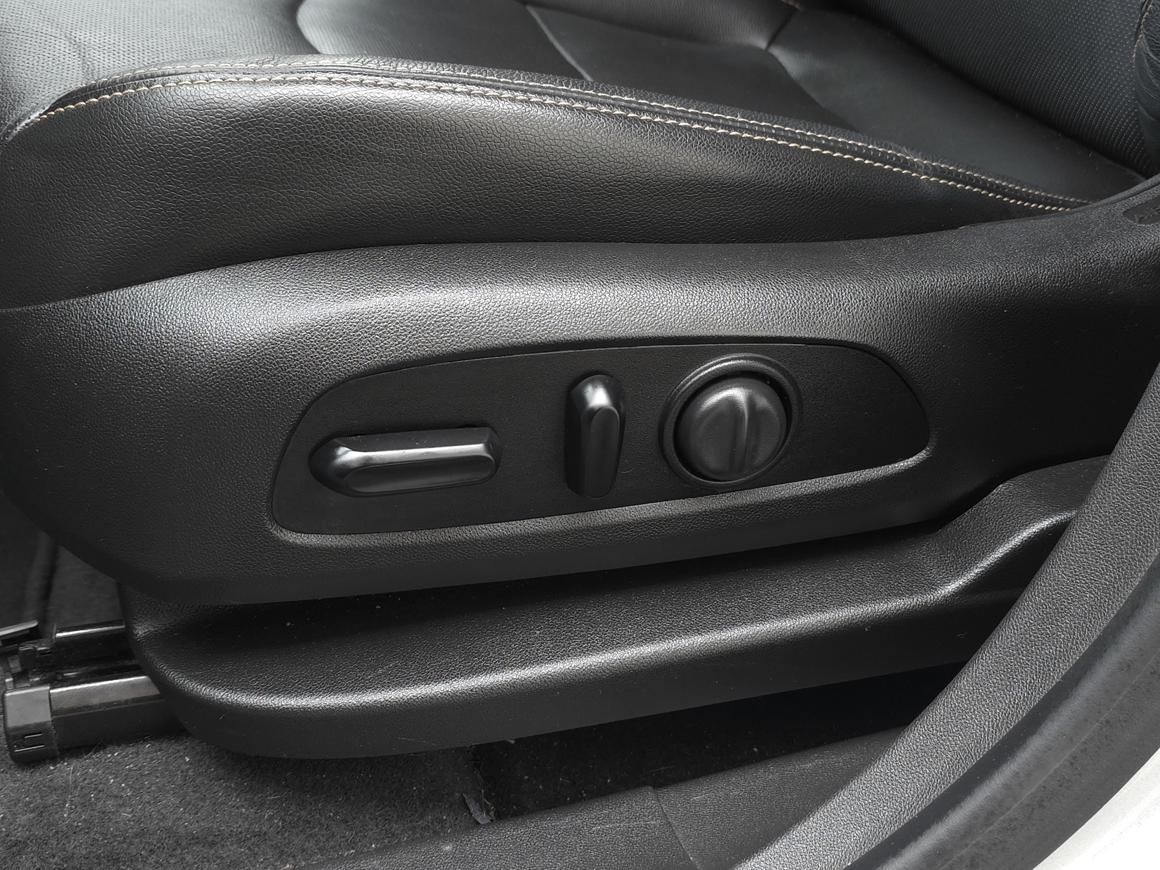 Used 2020 GMC Terrain SLT w/ Preferred Package image 11