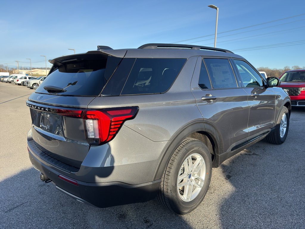New 2026 Ford Explorer Active w/ Active Comfort Package RWD image 5