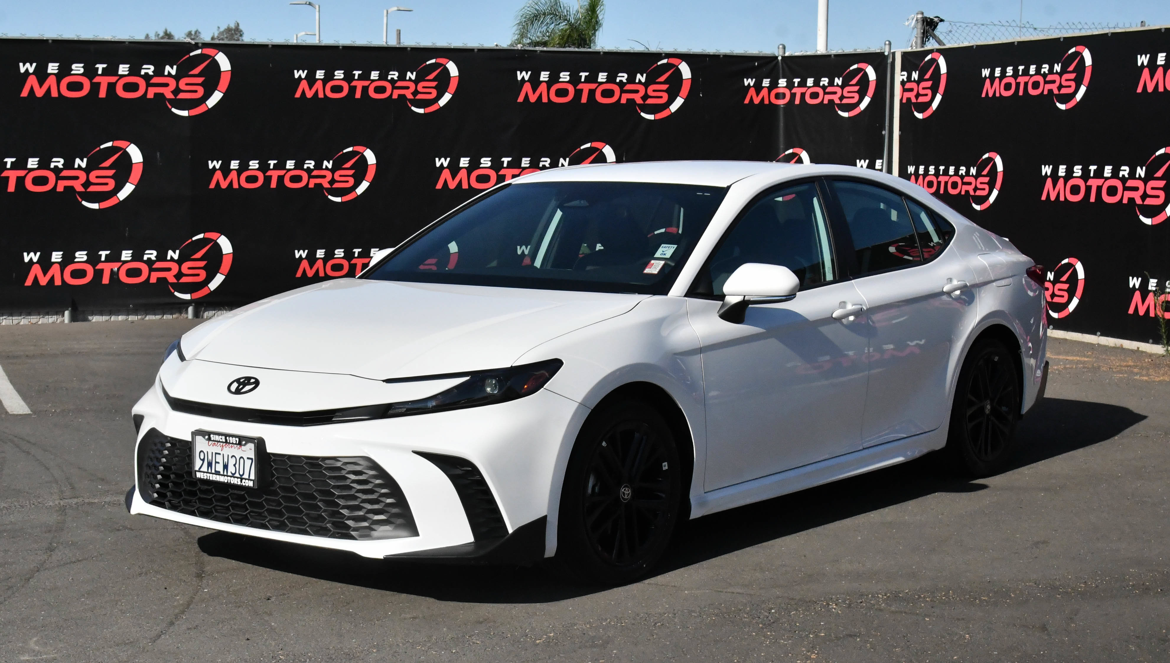 Used 2026 Toyota Camry SE FWD image 3