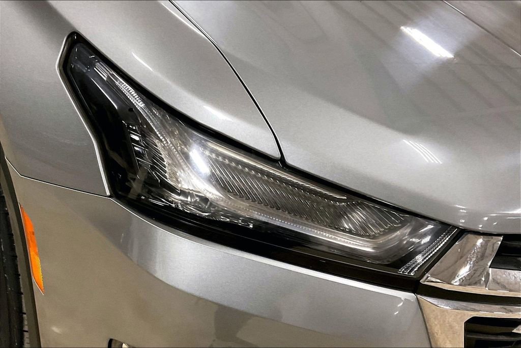 Used 2023 Chevrolet Traverse LT w/ LT Premium Package image 27