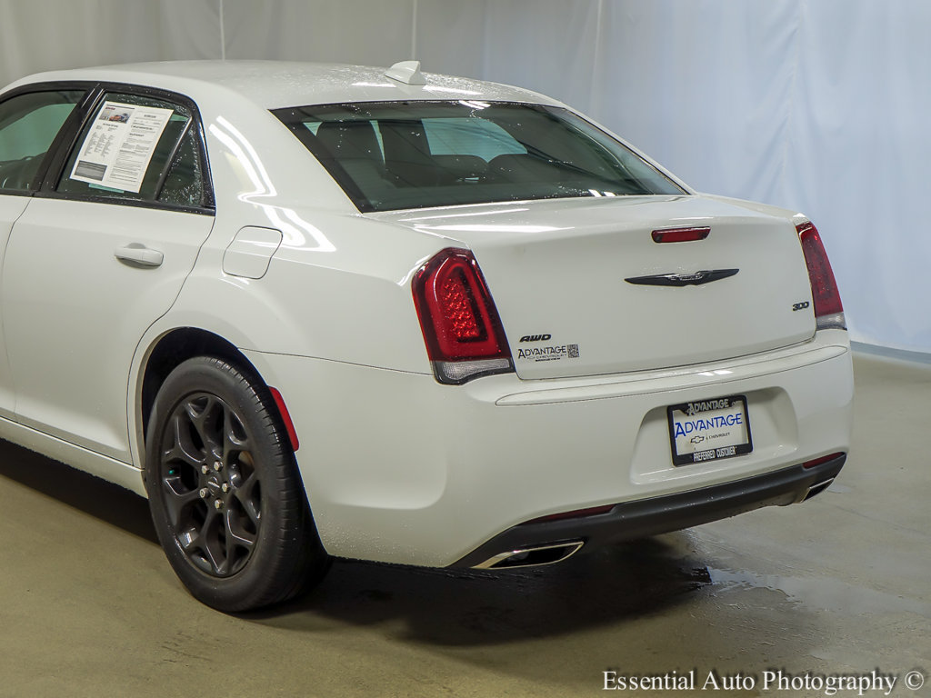 Used 2021 Chrysler 300 Touring w/ Sport Appearance Package AWD/4WD image 7