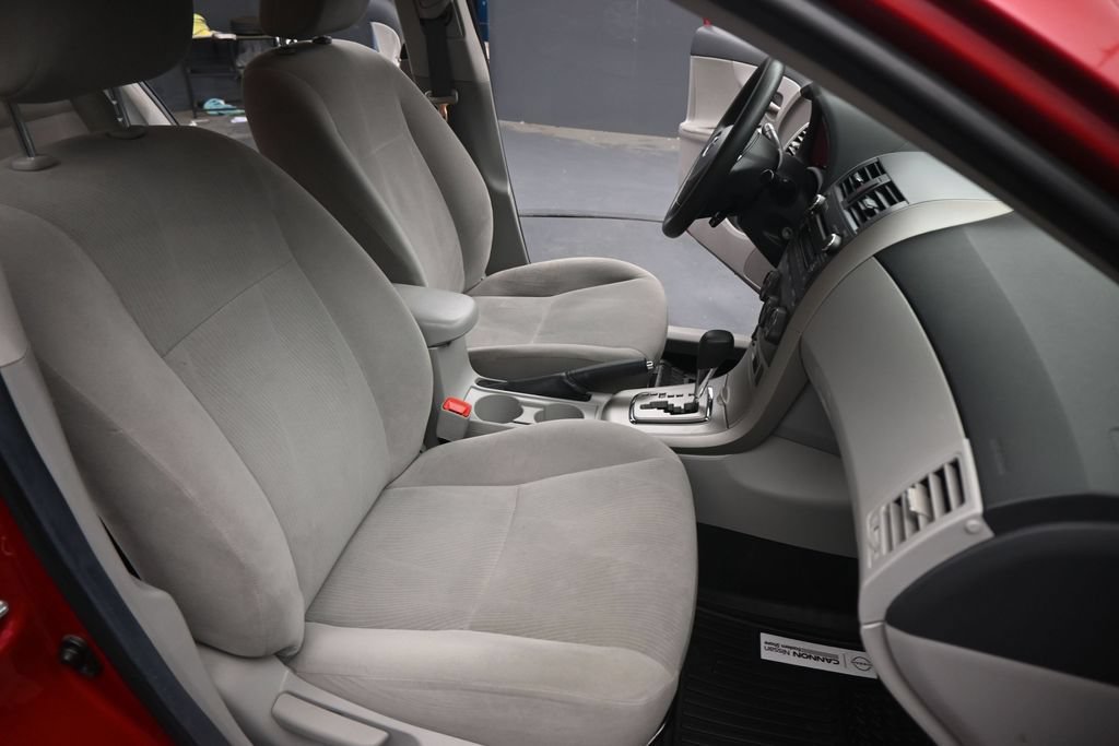 Used 2011 Toyota Corolla LE FWD image 18