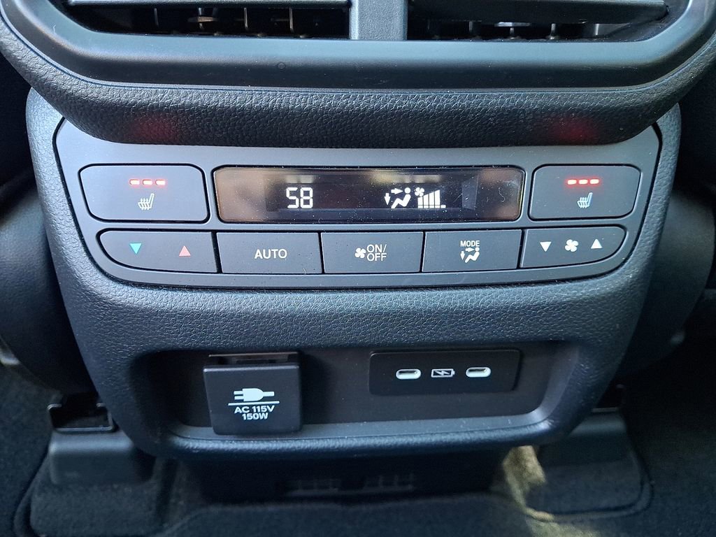 Used 2025 Honda Pilot Black Edition image 10