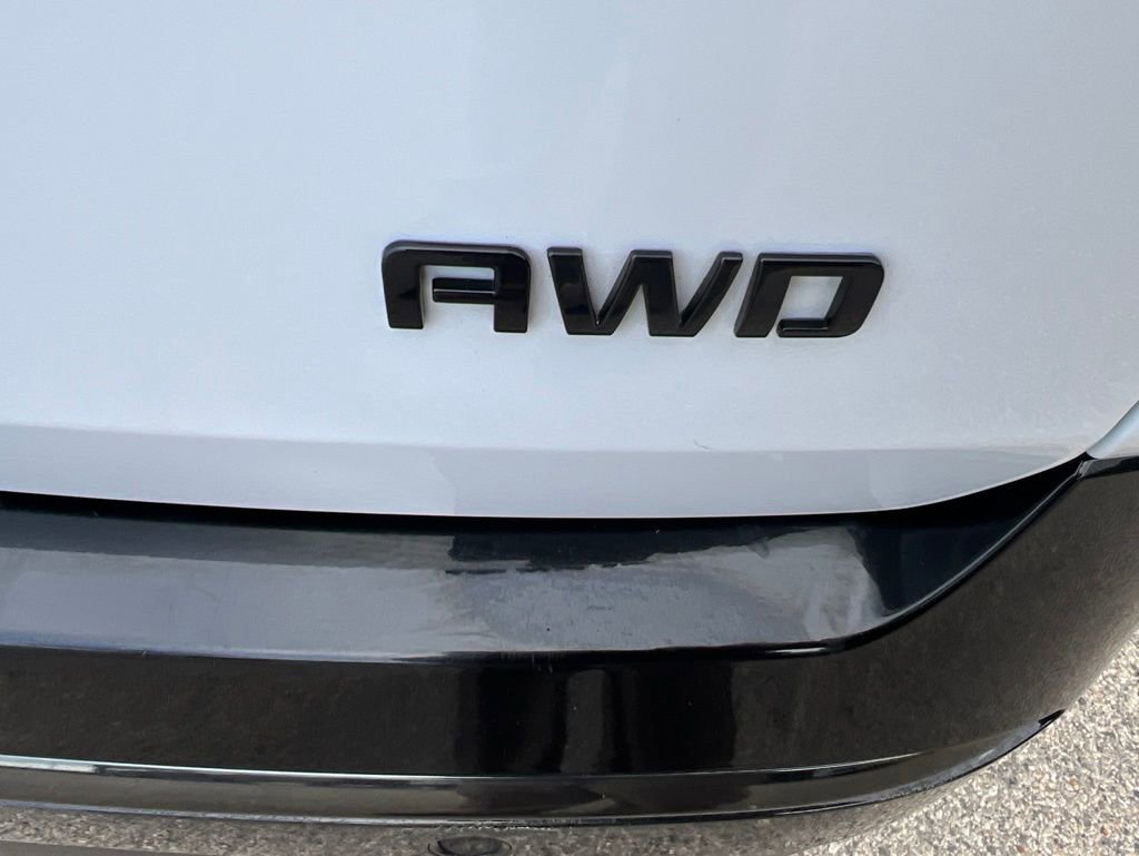 Used 2021 Chevrolet Traverse Premier w/ Redline Edition AWD/4WD image 36