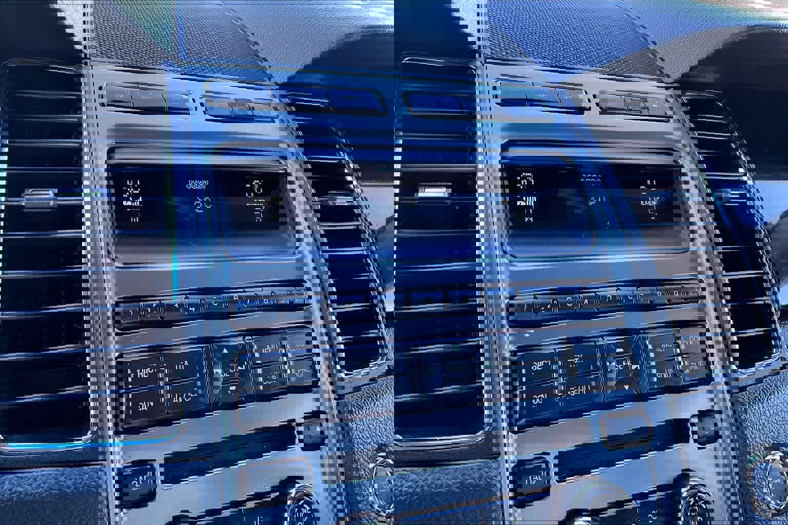 Used 2010 Ford Taurus Limited image 26