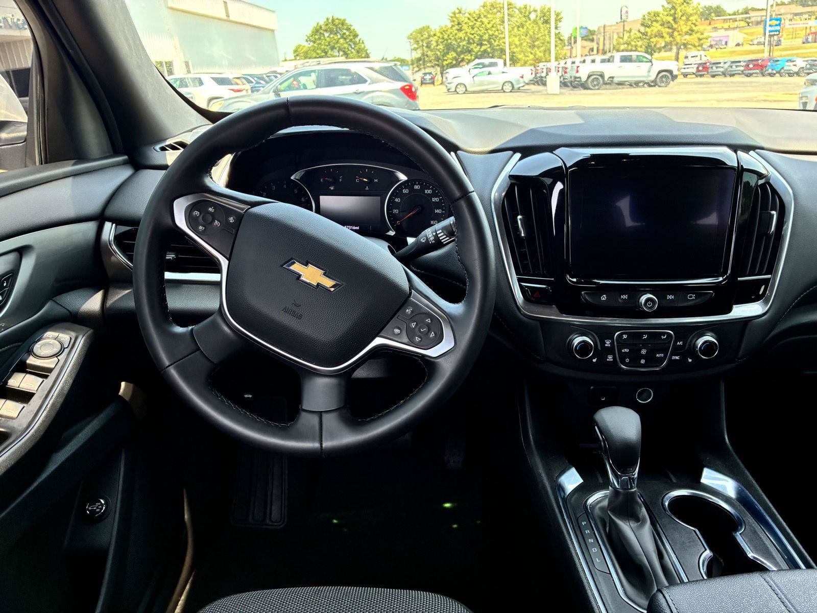 Used 2023 Chevrolet Traverse LT AWD/4WD image 14