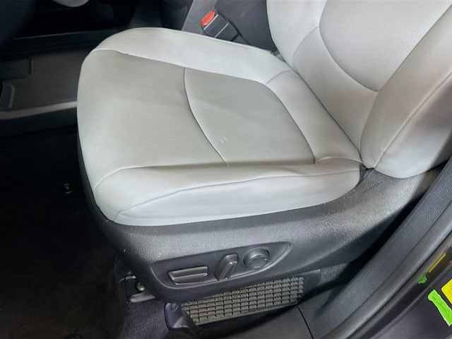 Certified 2025 Toyota Sienna XLE FWD image 22