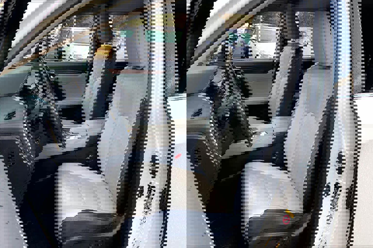 Used 2019 Lexus RX 350L w/ Premium Package image 7