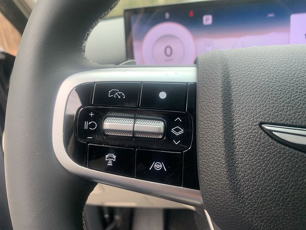 Used 2026 Genesis GV70 2.5T Select image 7