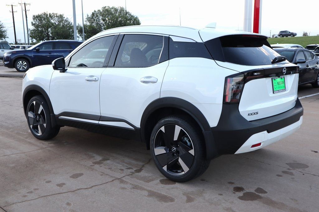 New 2025 Nissan Kicks SR image 8