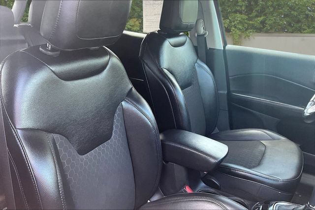 Used 2021 Jeep Compass Latitude AWD/4WD image 28