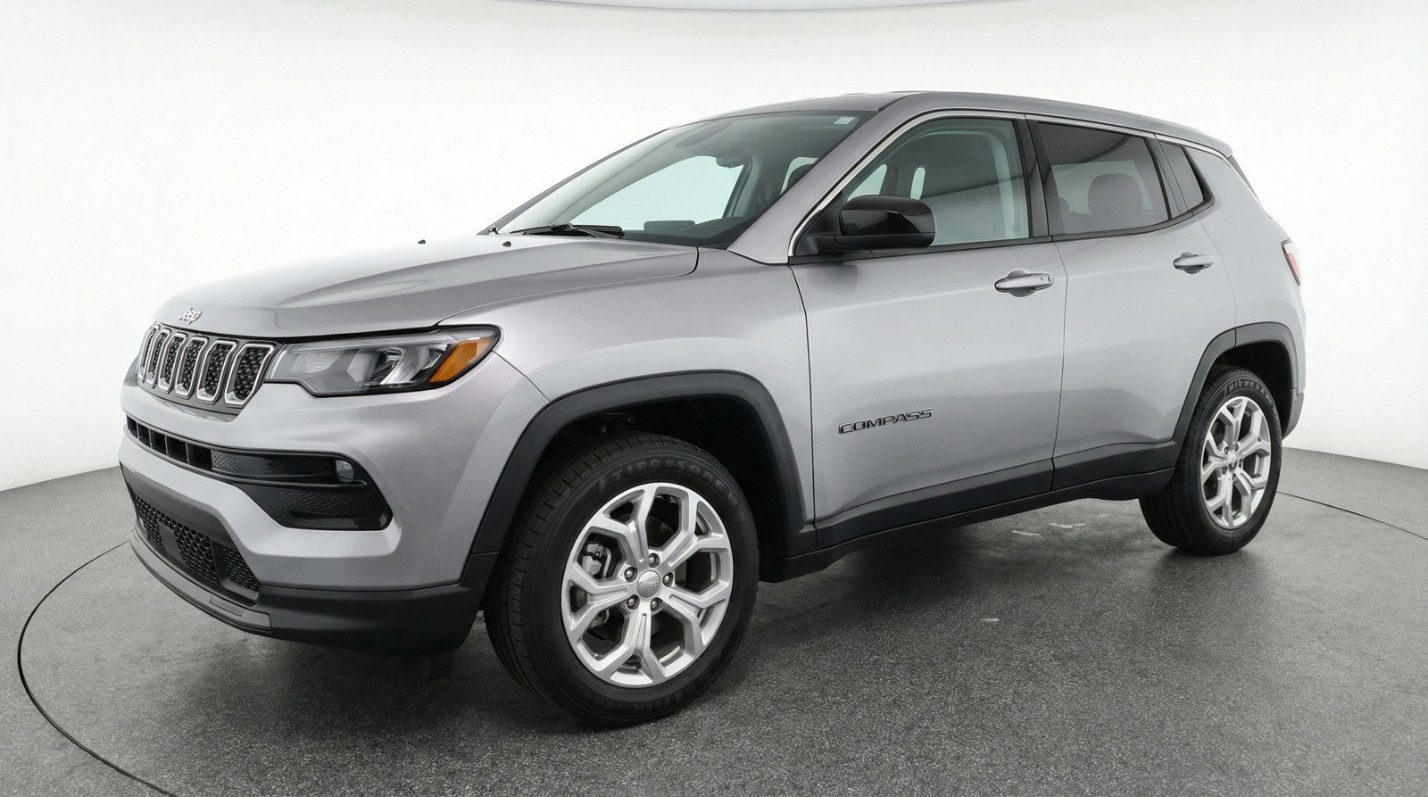 Used 2025 Jeep Compass Latitude image 3