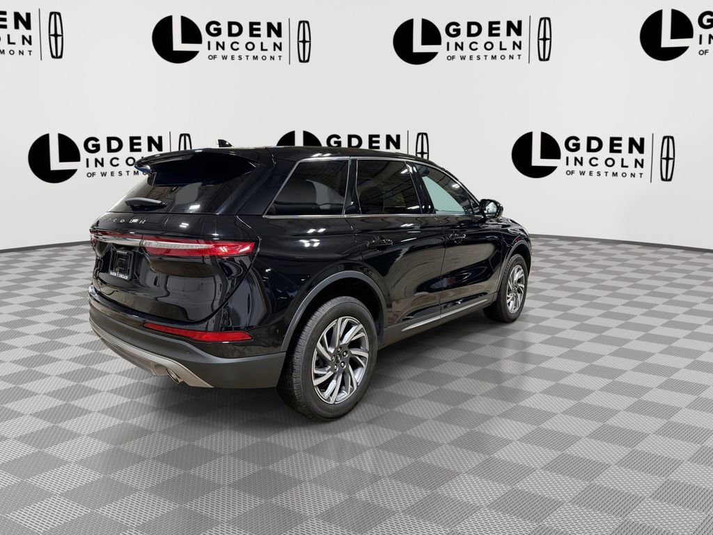 Used 2025 Lincoln Corsair AWD image 8