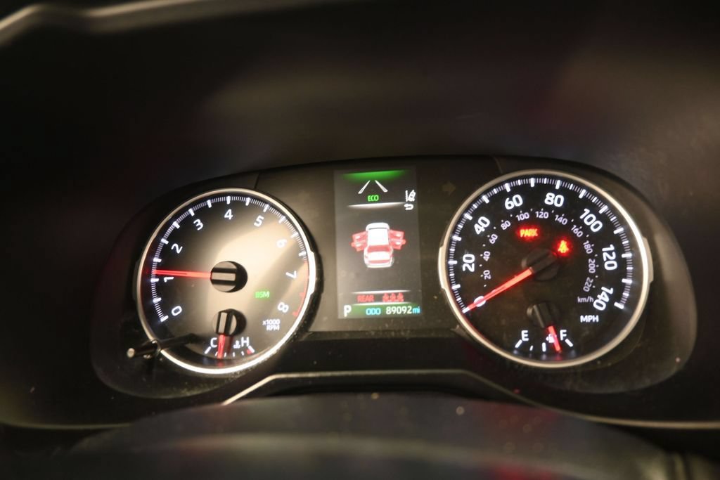 Used 2020 Toyota RAV4 LE FWD image 11