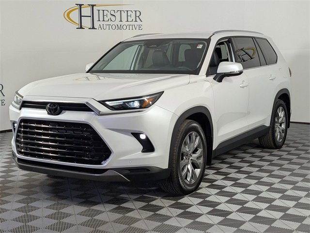 Used 2024 Toyota Grand Highlander Limited image 4
