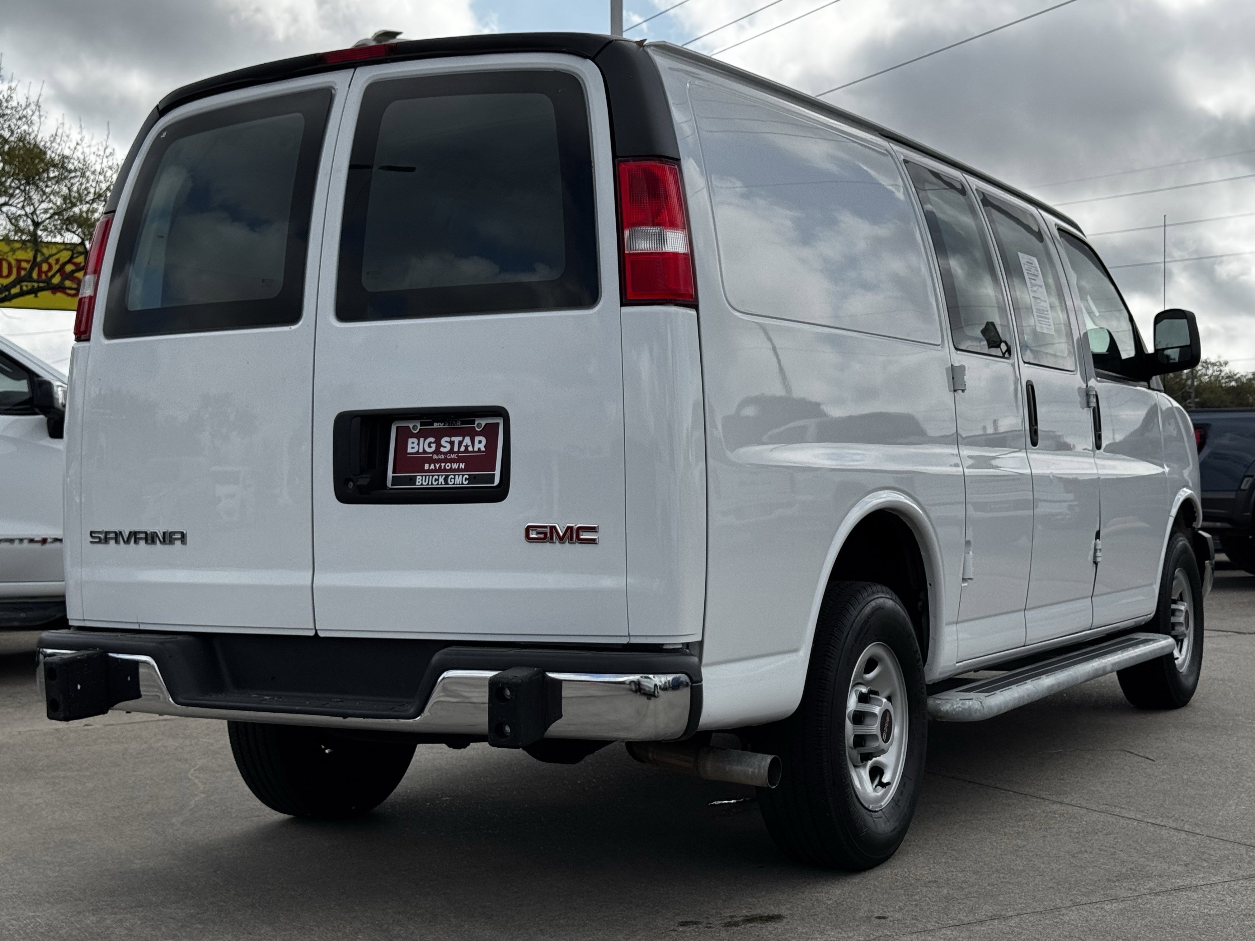 Used 2024 GMC Savana 2500 w/ Driver Convenience Package image 8