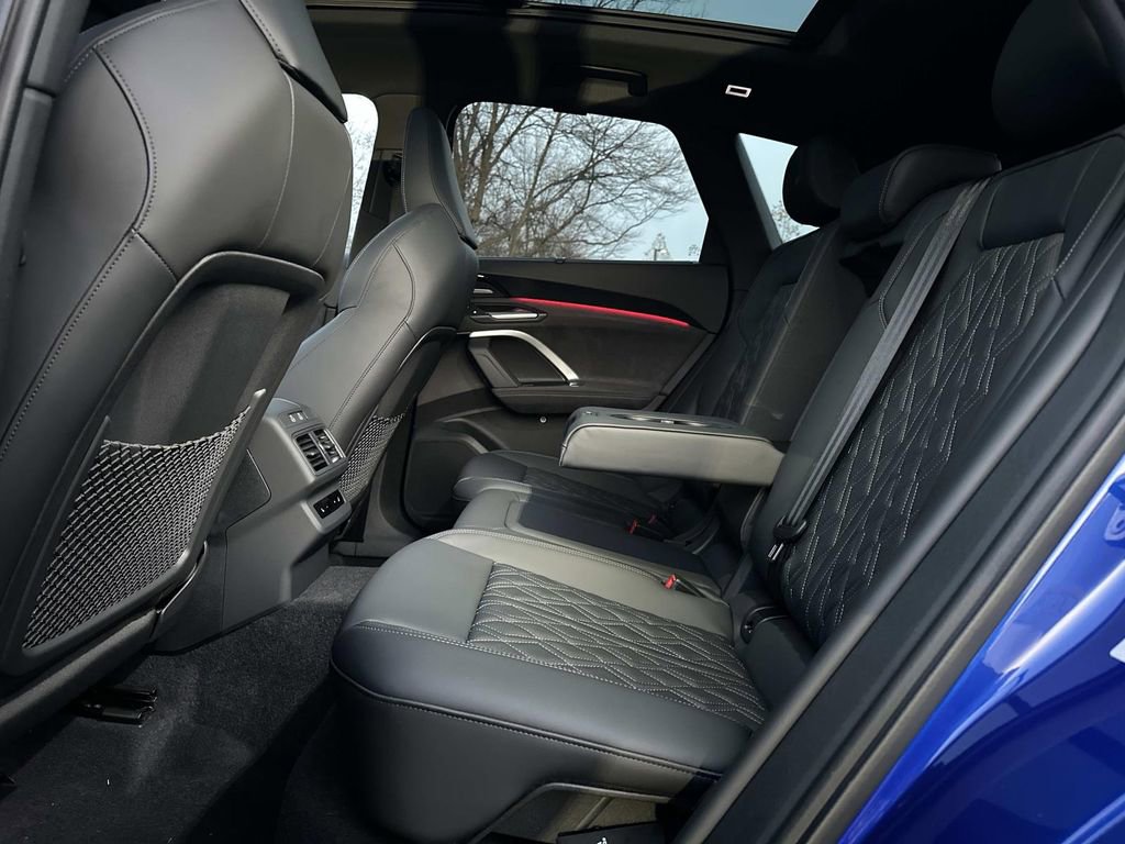 New 2025 Audi SQ5 Prestige image 26