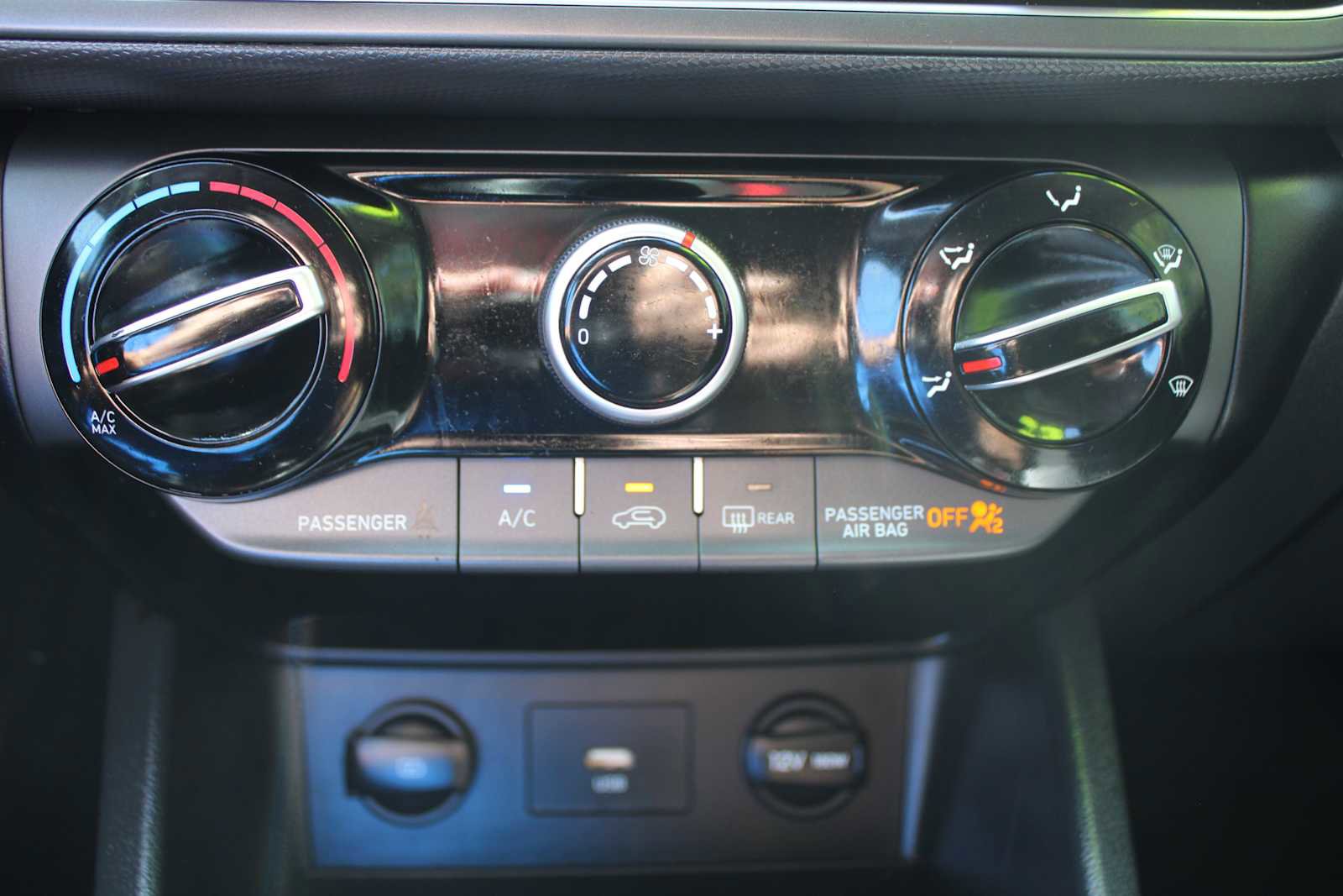 Used 2022 Hyundai Kona SEL image 36