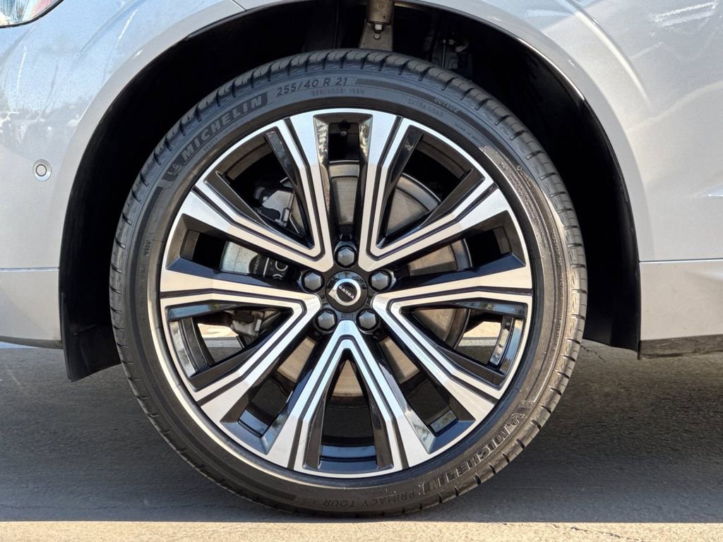 Certified 2023 Volvo XC60 B5 Ultimate AWD/4WD image 25
