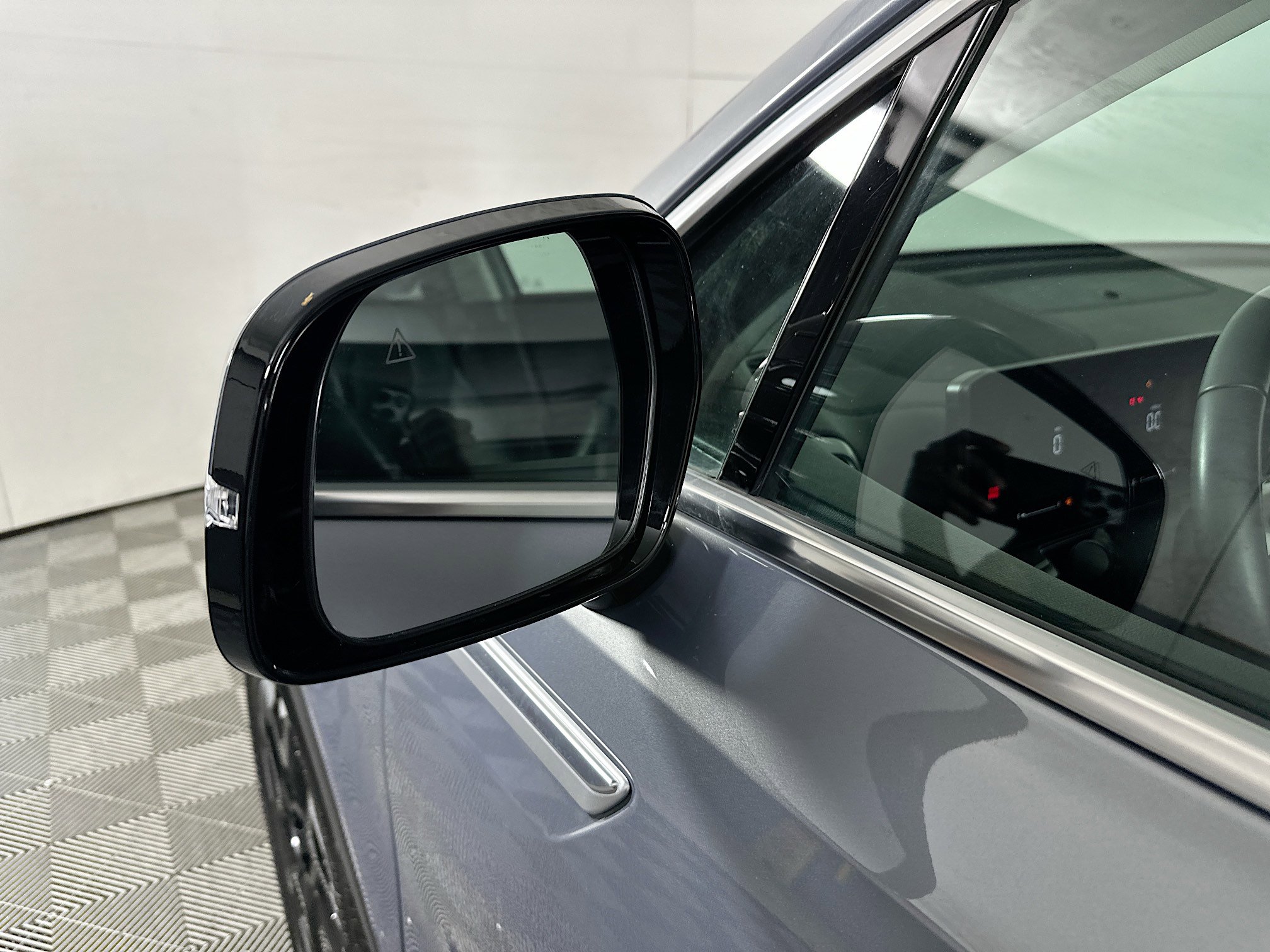 Used 2025 Kia Sorento S w/ Panoramic Sunroof Package image 10