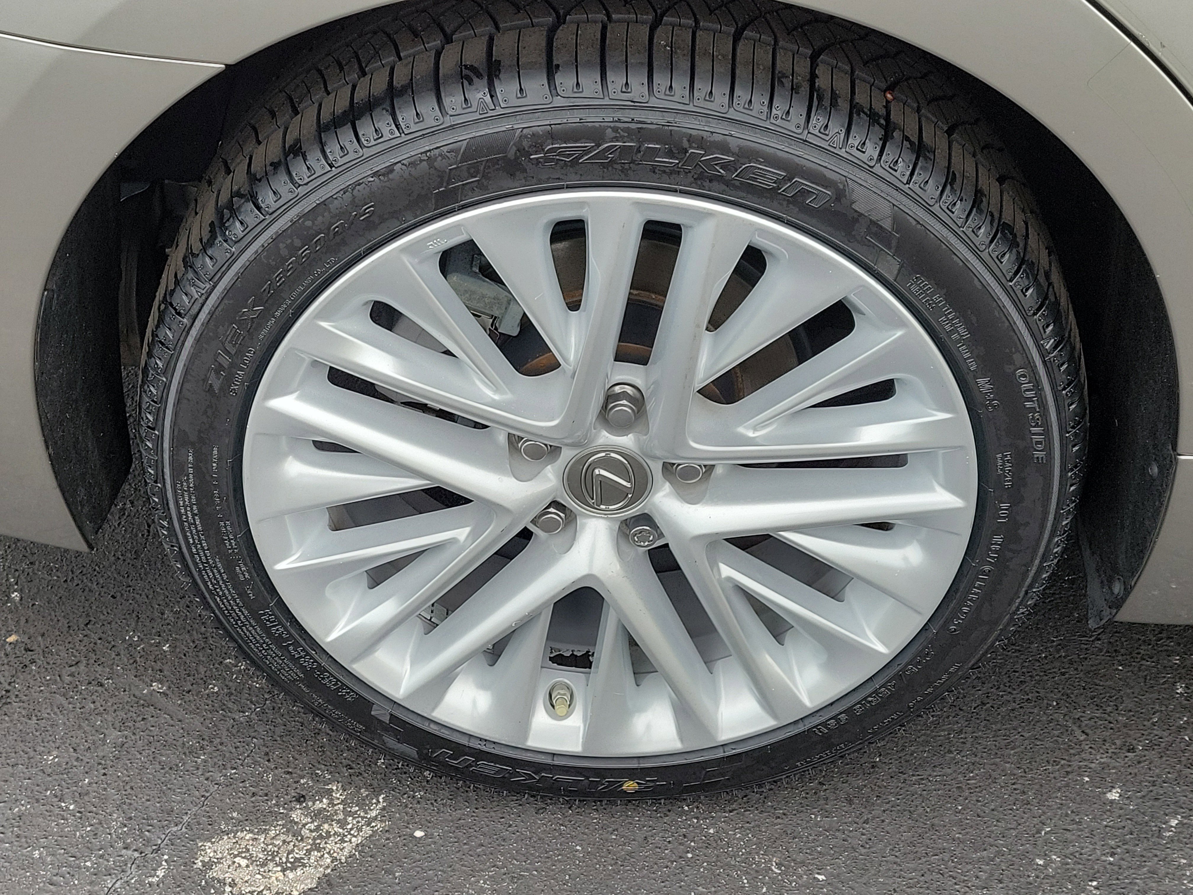 Used 2016 Lexus ES 350 w/ Ultra Luxury Package image 6