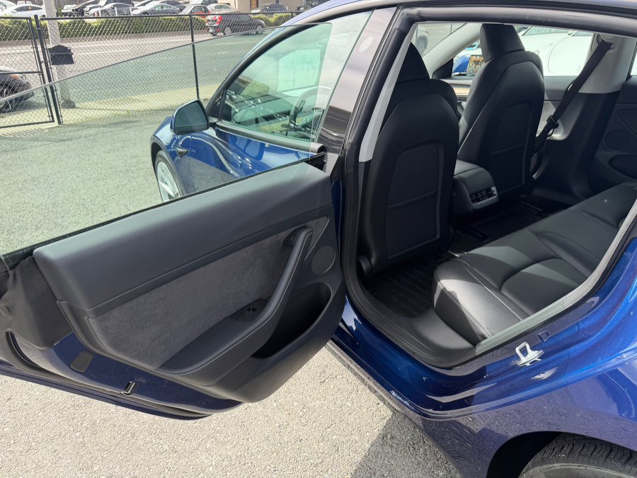 Used 2023 Tesla Model 3 Standard Range image 43