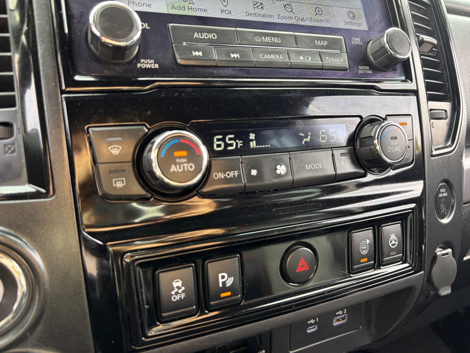 Used 2022 Nissan Titan PRO-4X w/ Pro-4x Convenience Package image 32