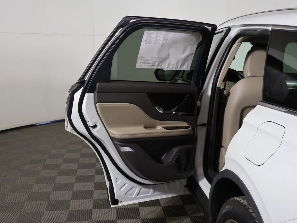 Used 2022 Lincoln Corsair FWD w/ Premium Package image 24