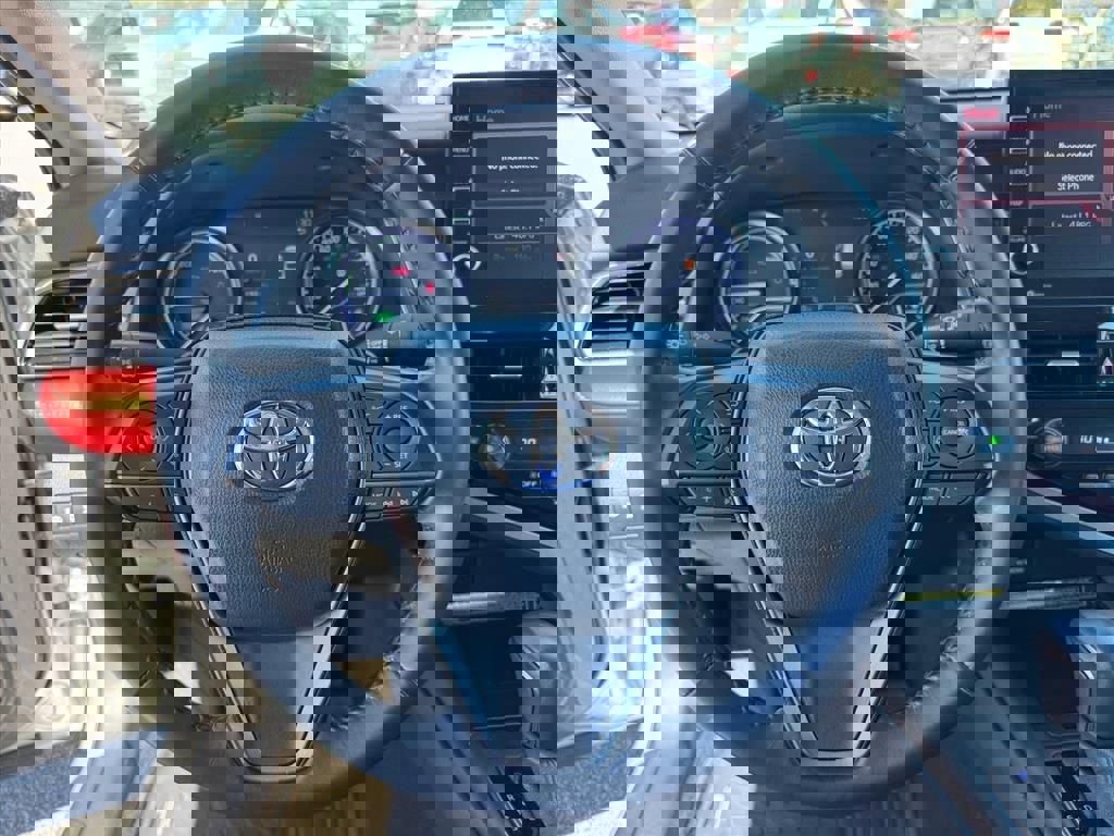 Used 2021 Toyota Camry XSE image 19