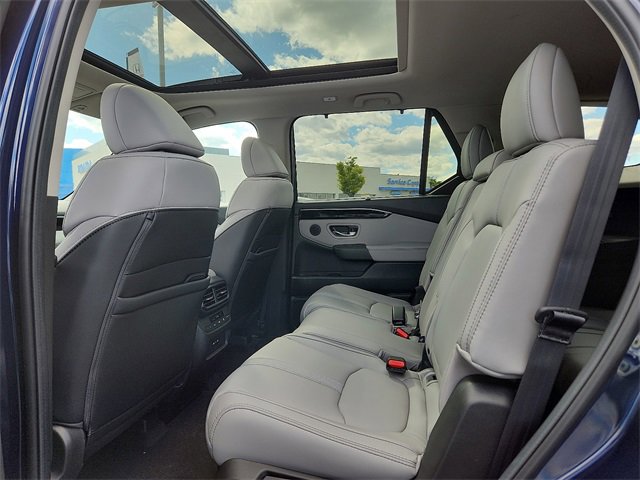 New 2025 Honda Pilot Touring image 10