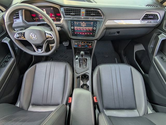 Used 2022 Volkswagen Tiguan SE R-Line image 13