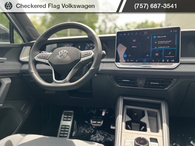 New 2025 Volkswagen Tiguan SE R-Line image 5