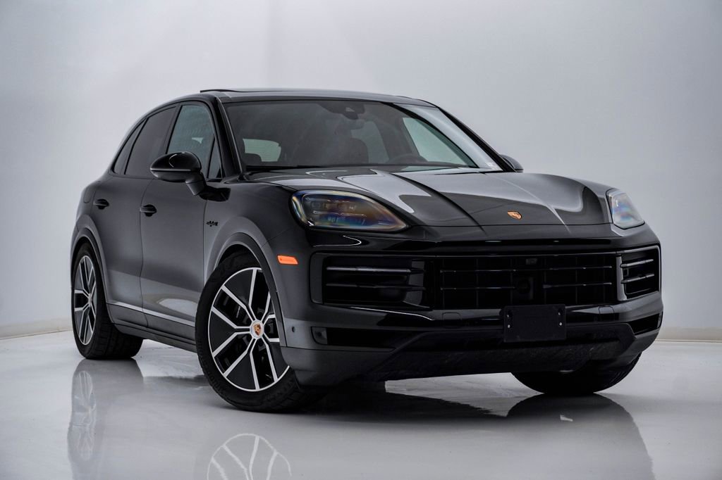 Certified 2025 Porsche Cayenne E-Hybrid image 8
