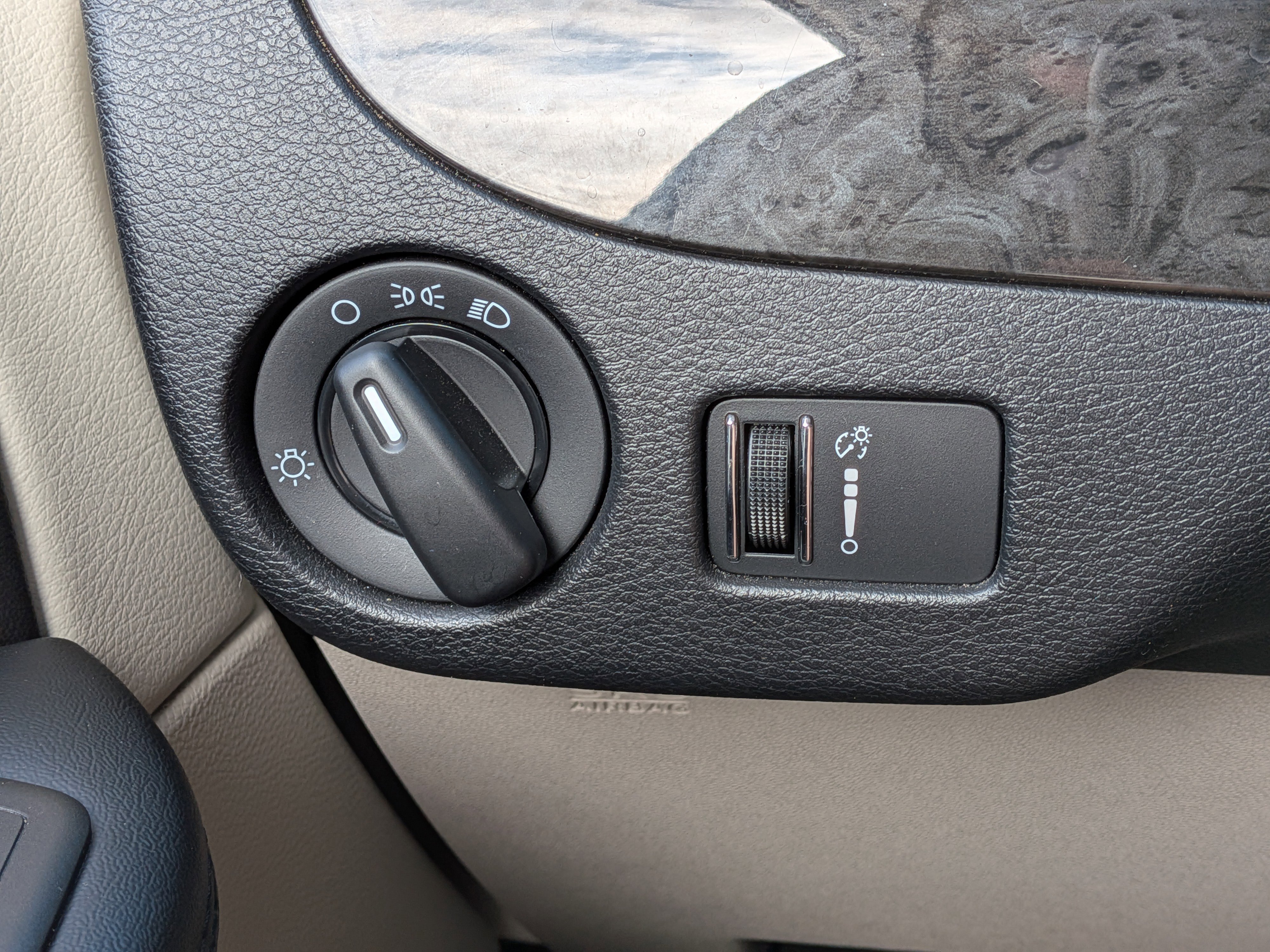 Used 2019 Dodge Grand Caravan SE w/ Power Convenience Group I FWD image 23