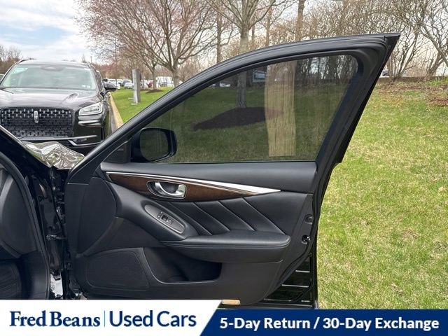 Used 2018 INFINITI Q50 Luxe w/ Essential Package (3.0T Luxe) image 17