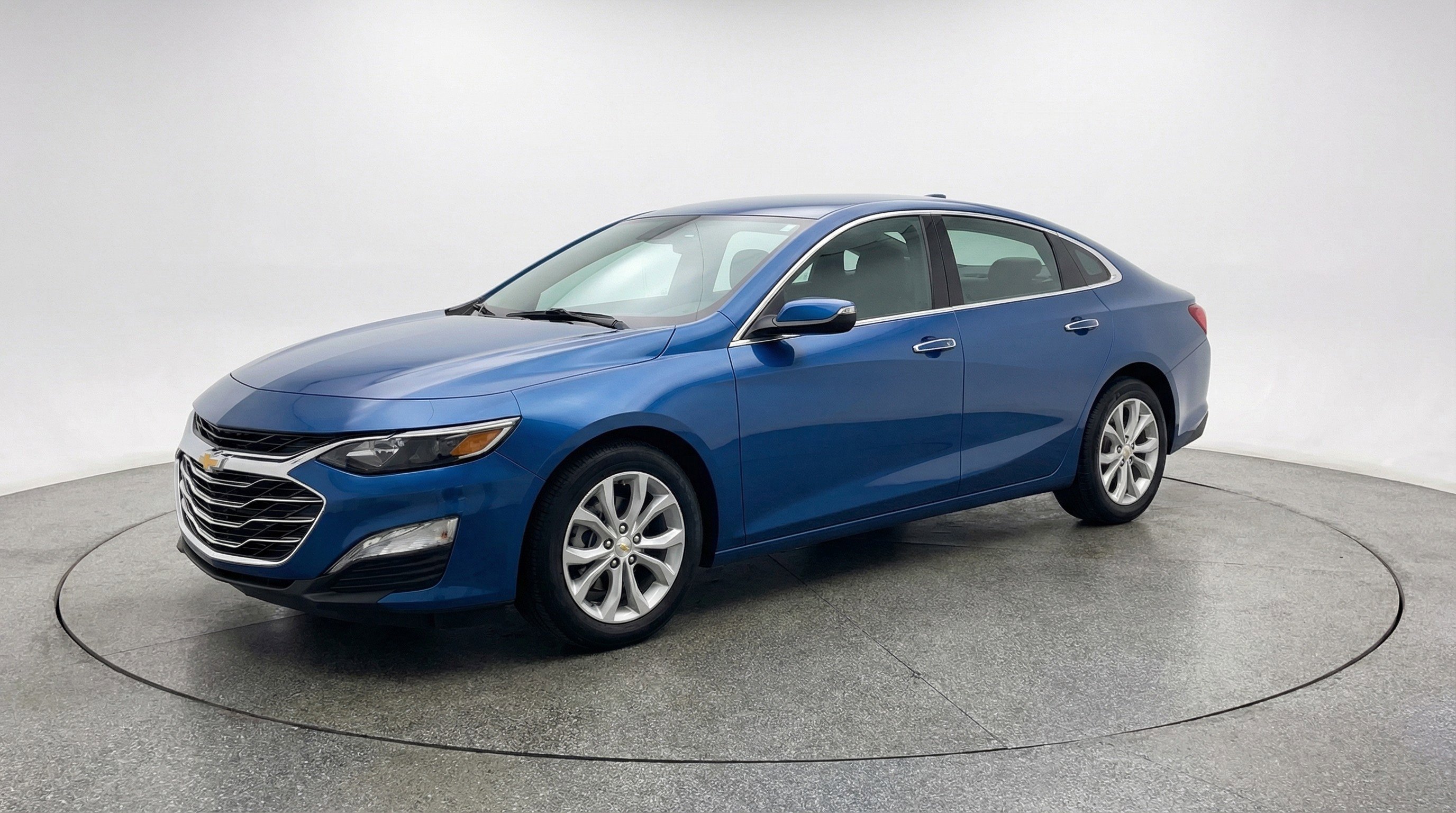 Used 2024 Chevrolet Malibu LT image 3