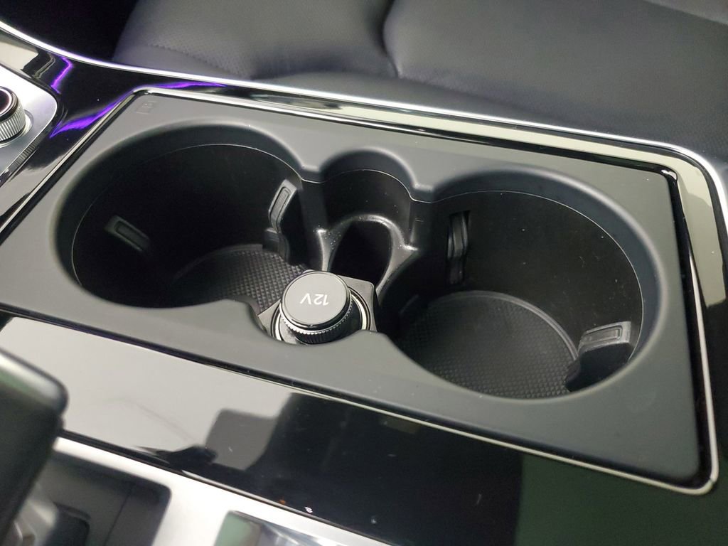 Used 2023 Audi Q8 Premium Plus image 31