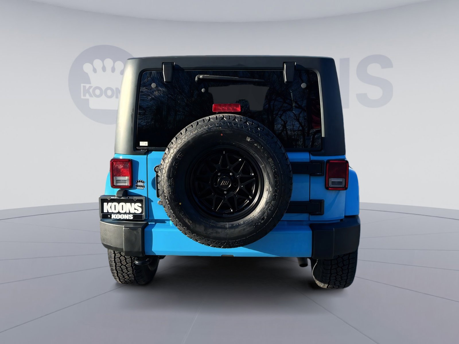 Used 2017 Jeep Wrangler Unlimited Sahara w/ Connectivity Group image 5