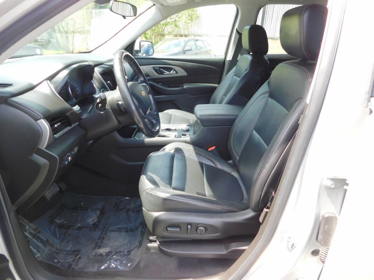 Used 2019 Chevrolet Traverse LT w/ LPO, Floor Liner Package image 9