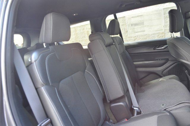 New 2025 Jeep Grand Cherokee L Laredo w/ Luxury Tech Group I image 38