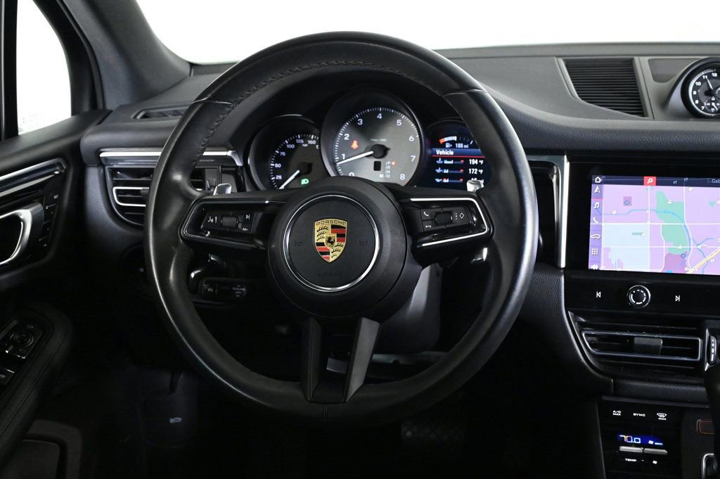 Certified 2023 Porsche Macan S image 11