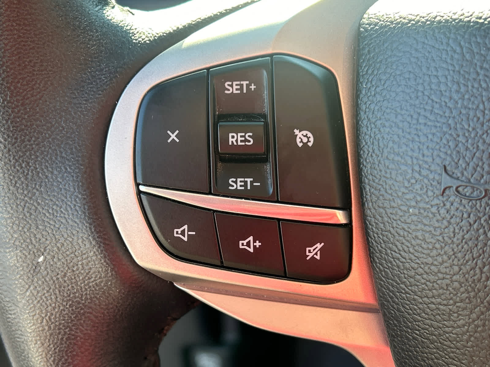 Used 2023 Ford Explorer XLT w/ Equipment Group 202A image 25