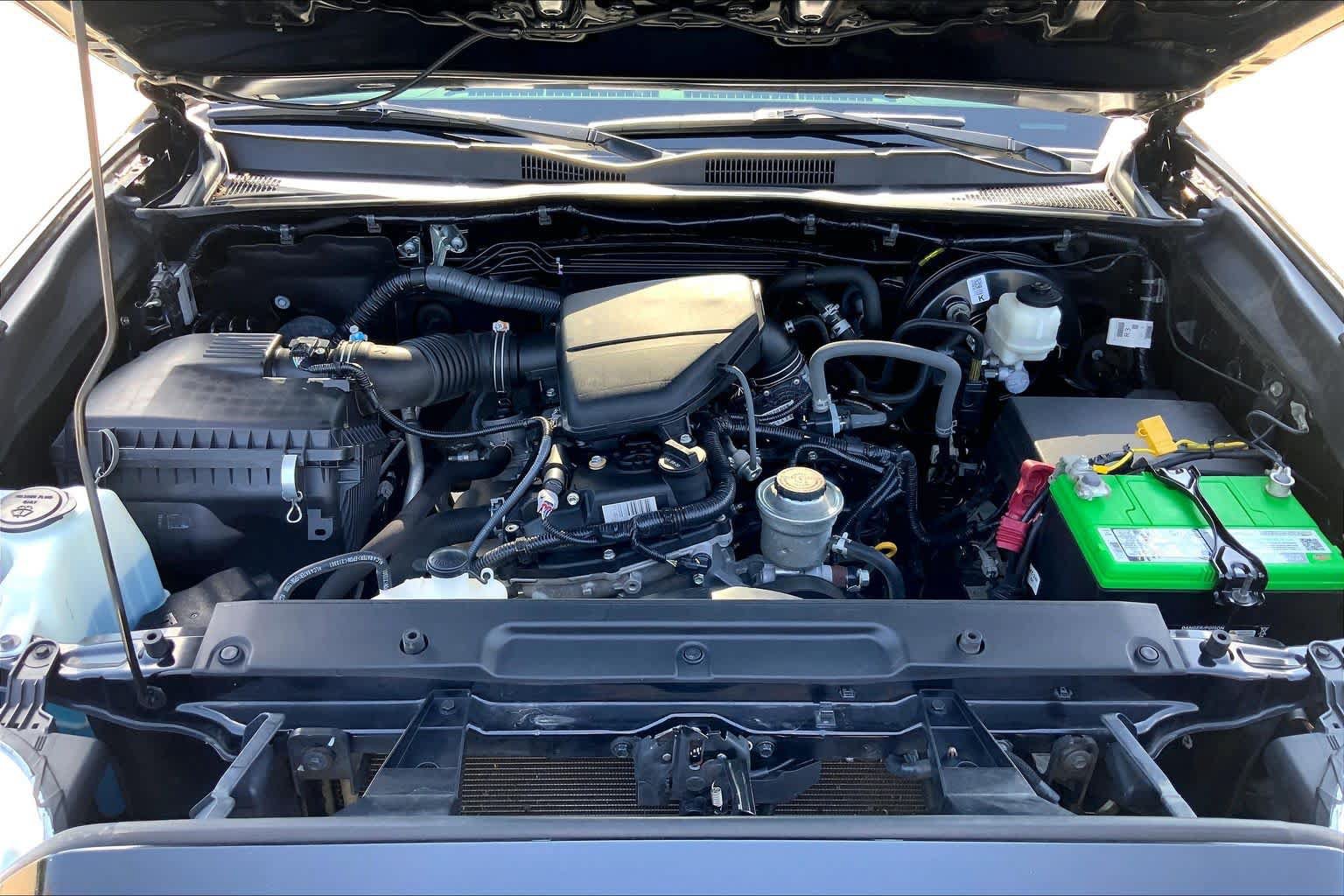 Used 2021 Toyota Tacoma SR5 w/ SR5 Appearance Package (SM) RWD image 29