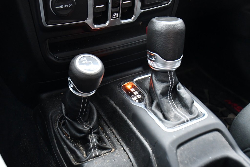 Used 2022 Jeep Gladiator Overland w/ Cold Weather Group image 30