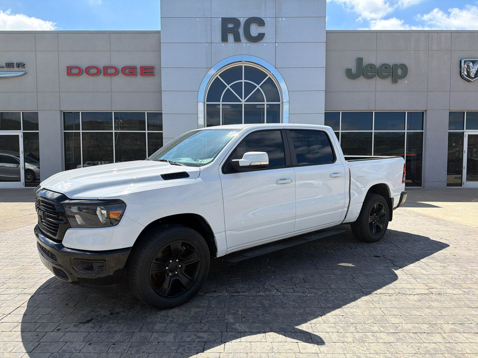 Used 2020 RAM 1500 Big Horn AWD/4WD image 1